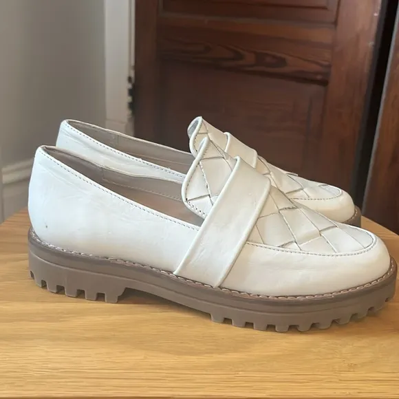 Dolce Vita Aubree Woven White Loafers size 7.5