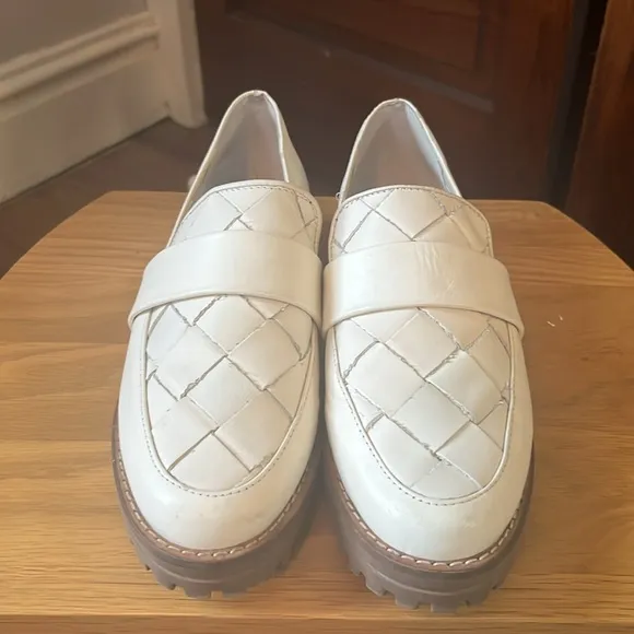 Dolce Vita Aubree Woven White Loafers size 7.5