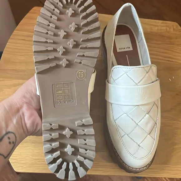 Dolce Vita Aubree Woven White Loafers size 7.5