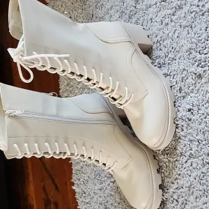Dolce Vita combat boots sz 8