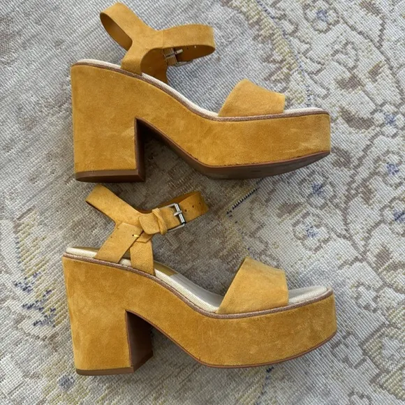 Dolce Vita Elly Honey Suede Leather Platform Sandals Size 7.5