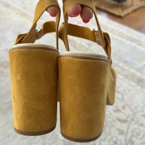 Dolce Vita Elly Honey Suede Leather Platform Sandals Size 7.5