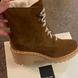 Dolce Vita Hinto Lace-Up Wedge Combat Ankle Boots Dark Brown Suede Size 6