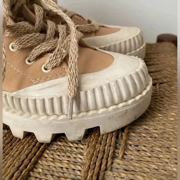 Dolce Vita Ociana Sneakers Women’s 8.5 Hi Top Platform Shoe