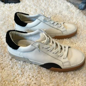 Dolce Vita Womens Round Toe Sherpa Accent Low Top Zina Sneakers White Size 8