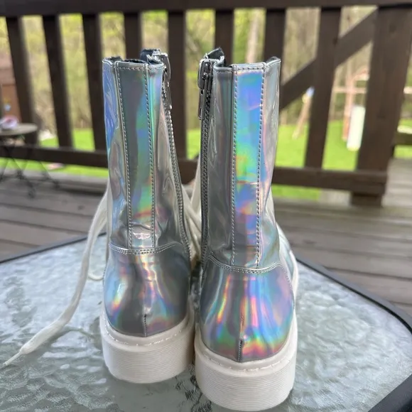 Dolls Kill Club Exx Holographic Boots Rave Festival Iridescent Color Shift Sz 8M