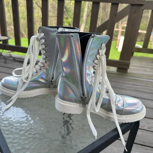Dolls Kill Club Exx Holographic Boots Rave Festival Iridescent Color Shift Sz 8M