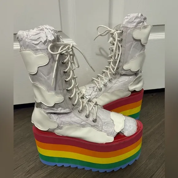 Dolls Kill / Current Mood Happy Daze Platforms