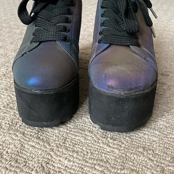 Dolls Kill Hot Topic Y.R.U. YRU Lala Reflective Platform Sneakers size 8