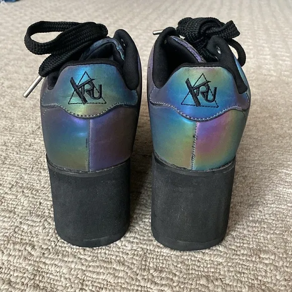 Dolls Kill Hot Topic Y.R.U. YRU Lala Reflective Platform Sneakers size 8