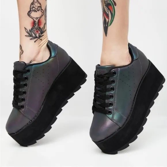 Dolls Kill Hot Topic Y.R.U. YRU Lala Reflective Platform Sneakers size 8