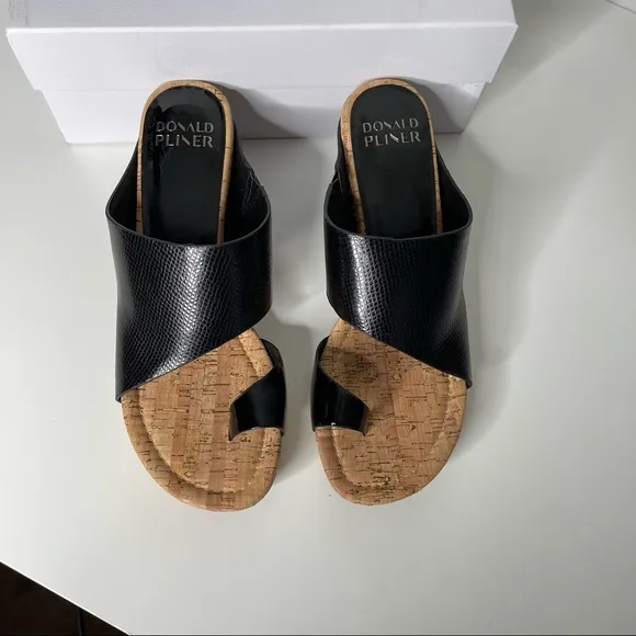 DONALD PLINER GEMMY LEATHER WEDGE SANDAL size 11