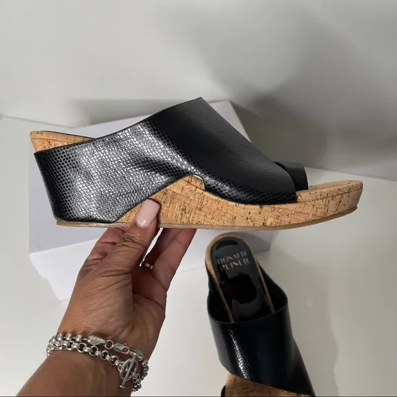DONALD PLINER GEMMY LEATHER WEDGE SANDAL size 11