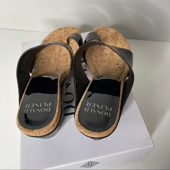 DONALD PLINER GEMMY LEATHER WEDGE SANDAL size 11
