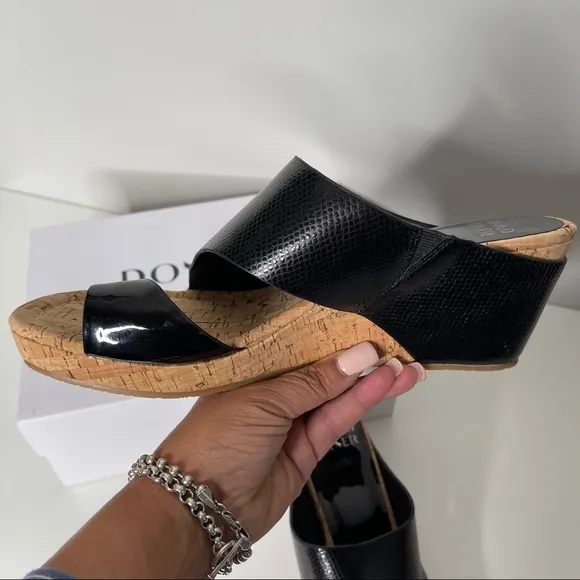 DONALD PLINER GEMMY LEATHER WEDGE SANDAL size 11