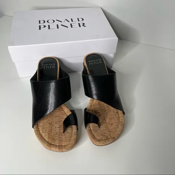 DONALD PLINER GEMMY LEATHER WEDGE SANDAL size 11