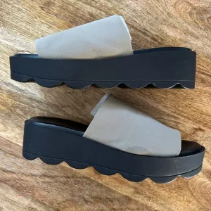 Donald Pliner Platform Sandals Women’s Black Retro Chunky Slides