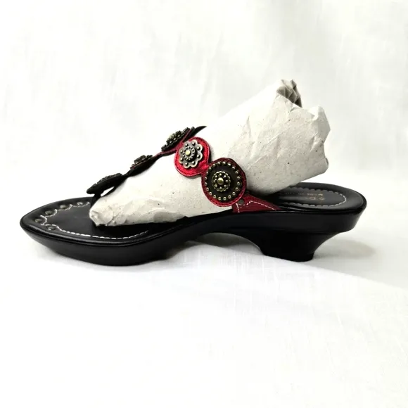 Donald Pliner sandals.  Brown/red size 6.5