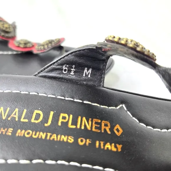 Donald Pliner sandals.  Brown/red size 6.5