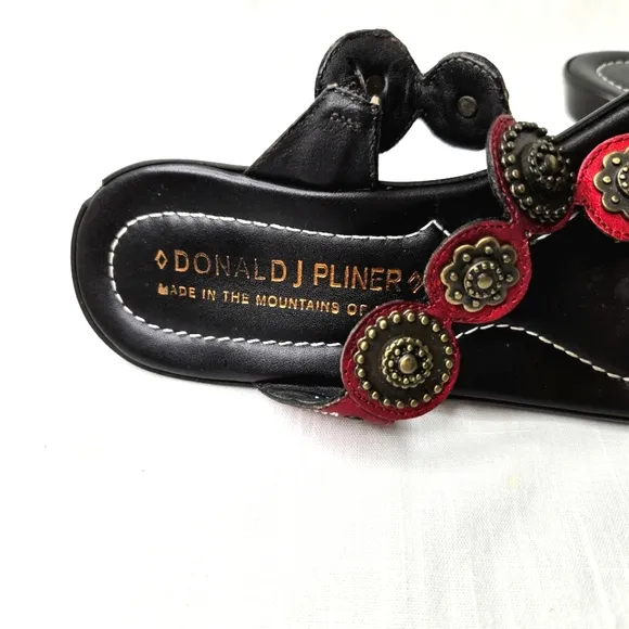 Donald Pliner sandals.  Brown/red size 6.5