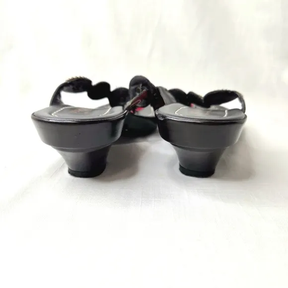 Donald Pliner sandals.  Brown/red size 6.5