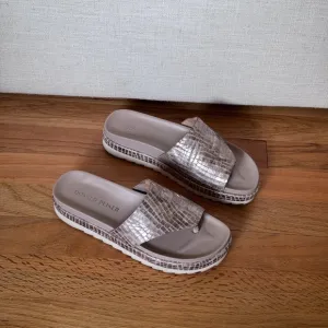 Donald Pliner Women's Lylaa CroccoSlip On Sandals Platinum Size 7