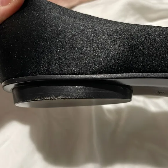 Donna Karen Collection 8.5 black satin flats w/gold exaggerated toes bows NWT