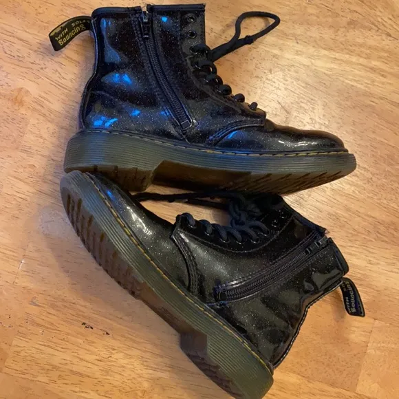 Dr Marten Air Wair Blk glitter combat boot sz 1 grunge rocker rockabilly docs