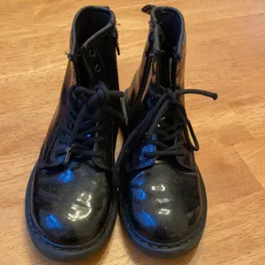 Dr Marten Air Wair Blk glitter combat boot sz 1 grunge rocker rockabilly docs