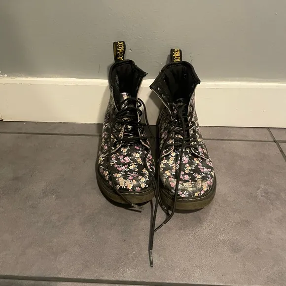 Dr. Martens 1460 Flower Combat Boots EUC