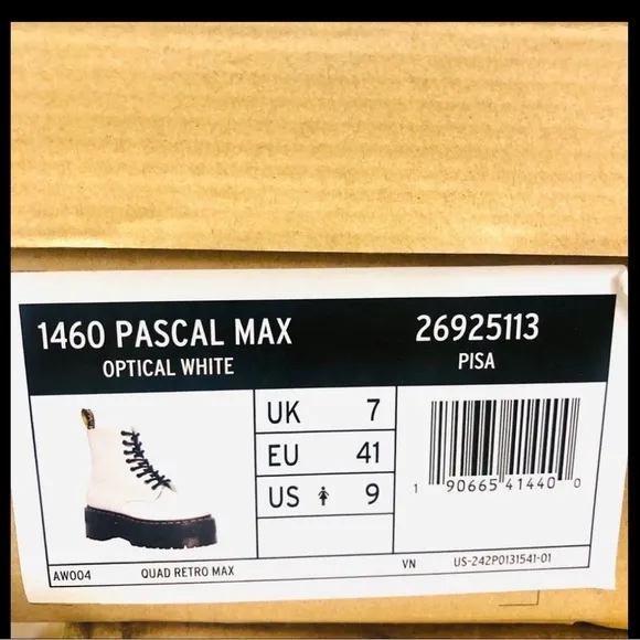Dr. Martens  1460 Pascal Max Platform Combat Boots