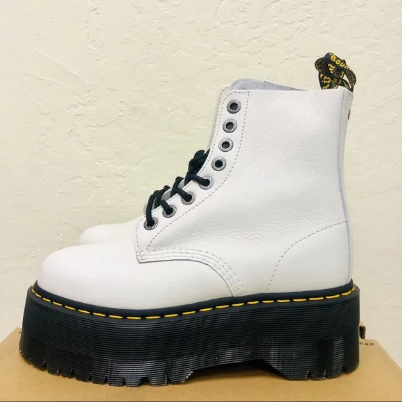 Dr. Martens  1460 Pascal Max Platform Combat Boots