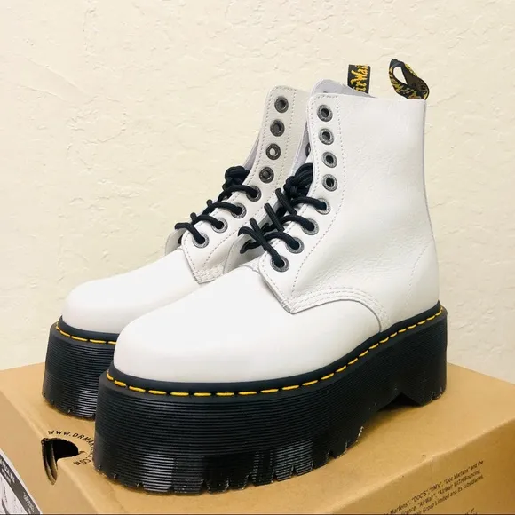 Dr. Martens  1460 Pascal Max Platform Combat Boots