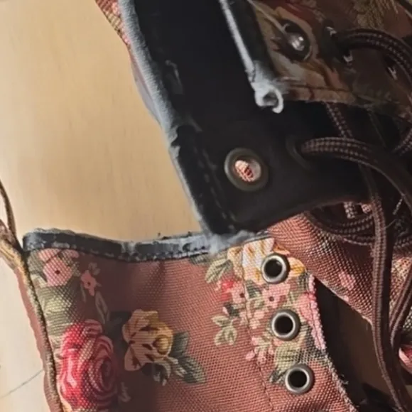 Dr. Martens 1460 Rare lace up Victorian Floral Combat boots Pre Owned