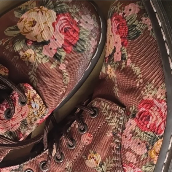 Dr. Martens 1460 Rare lace up Victorian Floral Combat boots Pre Owned