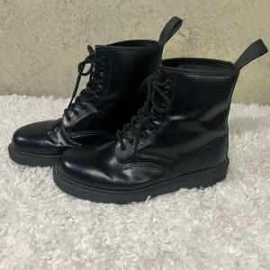 Dr Martens 1460 Smooth Black Leather Combat Boots 11