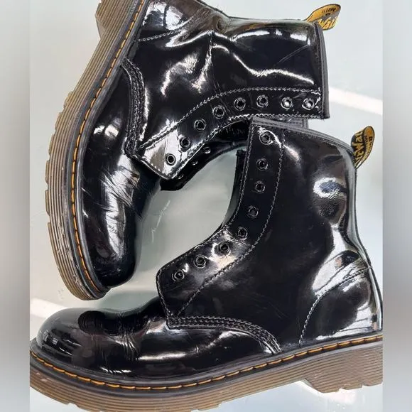 DR. MARTENS 1460 Unisex PATENT LEATHER 11821 COMBAT BOOTS BLACK SZ 6 W 7