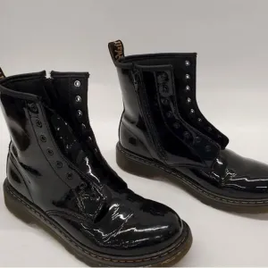 DR. MARTENS 1460 Unisex PATENT LEATHER 11821 COMBAT BOOTS BLACK SZ 6 W 7
