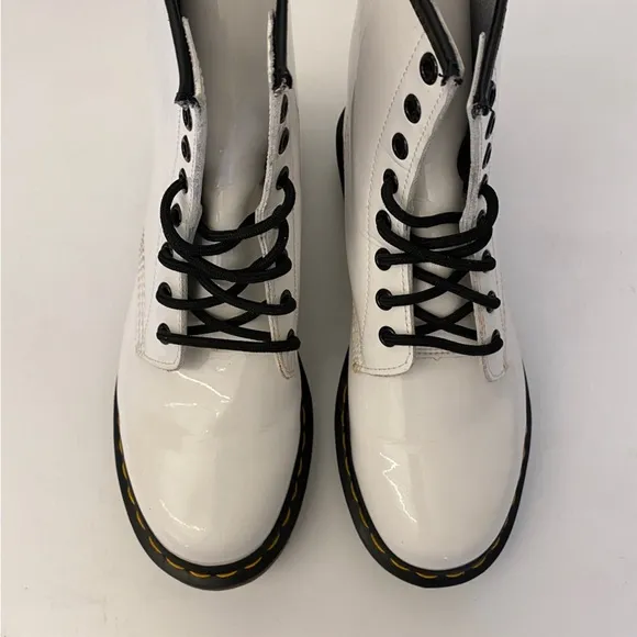 Dr. Martens || 1460 White Patent Leather Boots Combat High Top 8 Eye 39 US 8