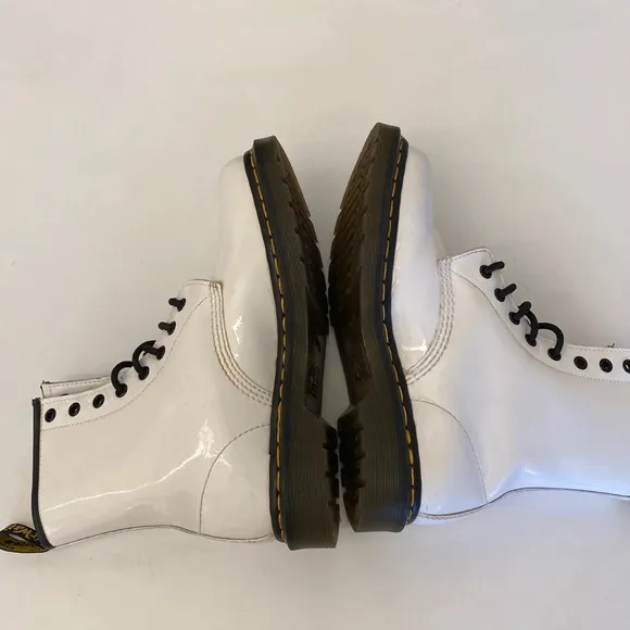 Dr. Martens || 1460 White Patent Leather Boots Combat High Top 8 Eye 39 US 8