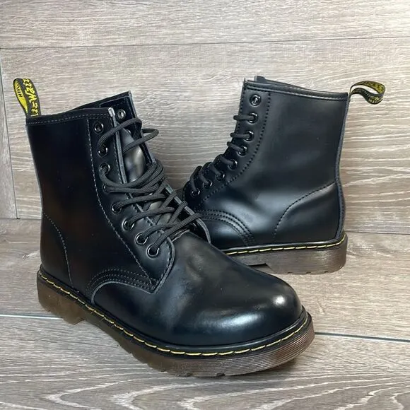 Dr Martens 1460 Women’s Sz 9 Smooth Black Leather 8-Eye Lace Up Combat Boots