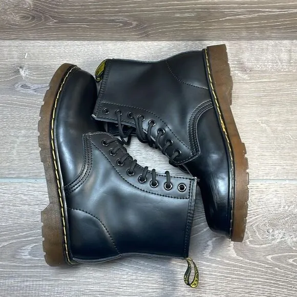 Dr Martens 1460 Women’s Sz 9 Smooth Black Leather 8-Eye Lace Up Combat Boots