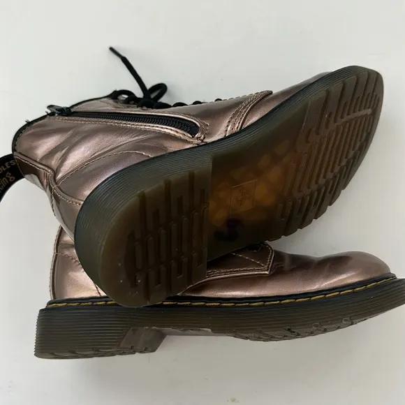 Dr. Martens 1460J Kid Youth Combat Boots Rose gold size US1 youth Zipper closure