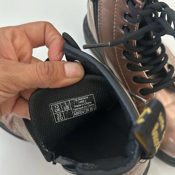 Dr. Martens 1460J Kid Youth Combat Boots Rose gold size US1 youth Zipper closure