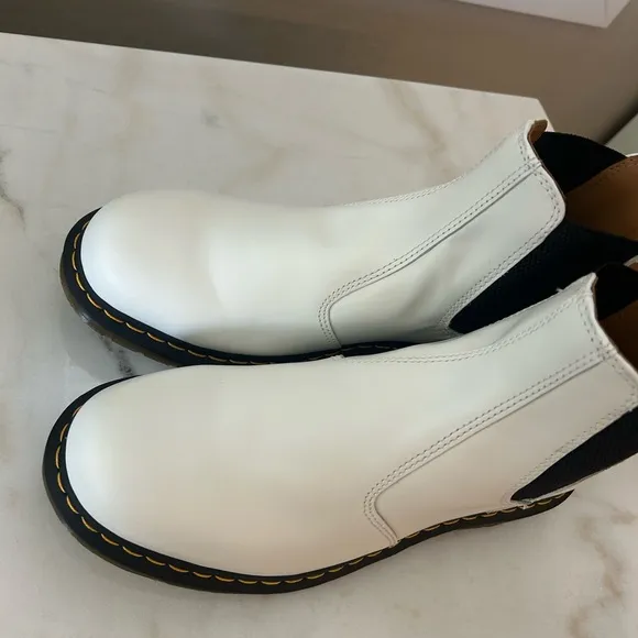 Dr. Martens 2976 Chelsea Boots Men’s Size 12 White New NWT