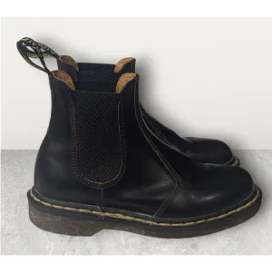 Dr Martens 2976 Chelsea Boots Womens US 6 Made in England Distressed Grunge