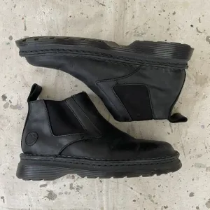 Dr. Martens 2976 MONO SMOOTH LEATHER CHELSEA BOOTS Men’s Size 7