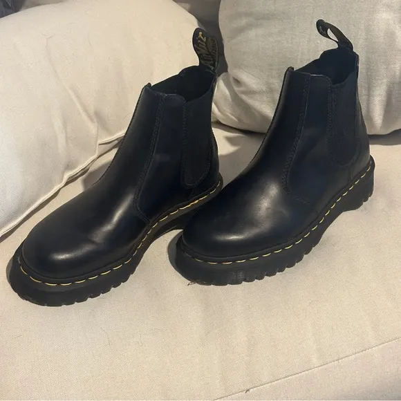 Dr. Martens 2976 SMOOTH LEATHER PLATFORM CHELSEA BOOTS sz 8 unisex