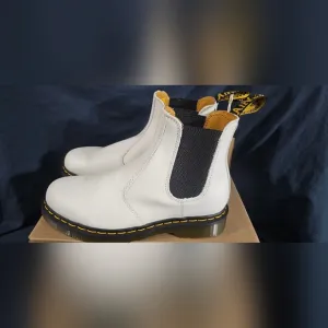 Dr Martens 2976 Yellow Stitch White Leather Chelsea Boots Men Size 9 New No Box