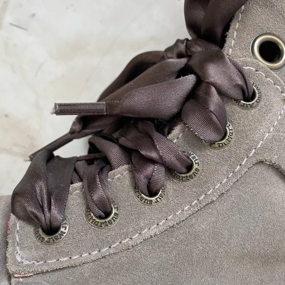 Dr. Martens Aimilie 9 Eye Toe Cap Grey Suede Moto Combat Boots size 6 AW004